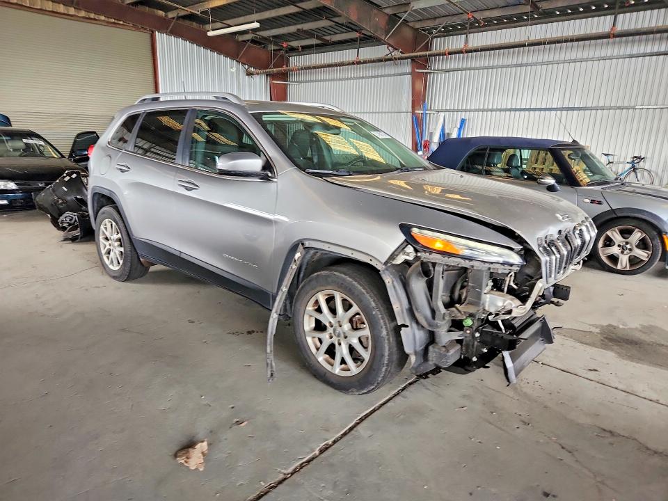 57967276 :رقم المزاد ، 1C4PJMCS6HW616598 vin ، 2017 Jeep Cherokee مزاد بيع