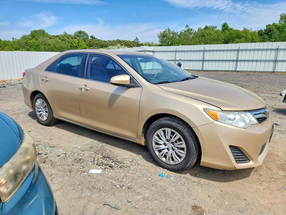 56232126 :رقم المزاد ، 4T1BF1FK0CU015077 vin ، 2012 Toyota Camry مزاد بيع