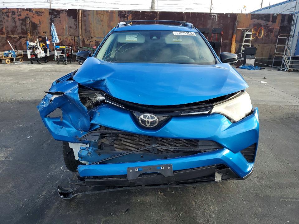 57031906 :رقم المزاد ، JTMZFREV0HJ132096 vin ، 2017 Toyota Rav4 مزاد بيع