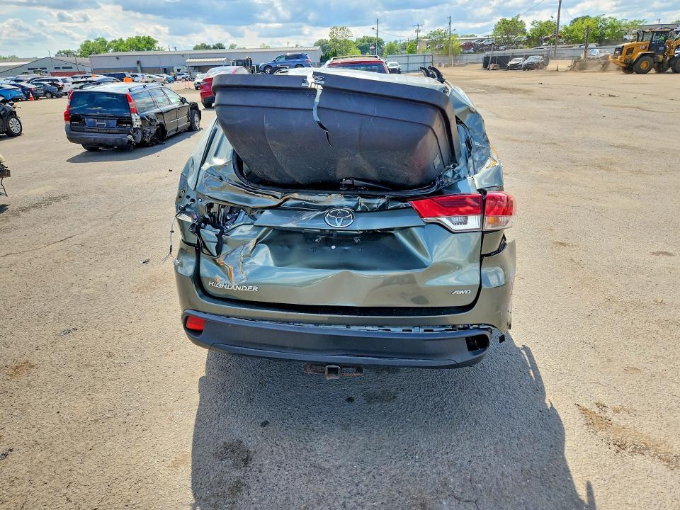 Продаж на аукціоні авто 2019 Toyota Highlander, vin: 5TDBZRFH6KS943400, номер лоту: 57709386