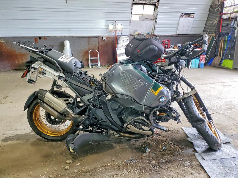 55339766 :رقم المزاد ، WB10M3304S6K98969 vin ، 2025 Bmw R 1300 مزاد بيع