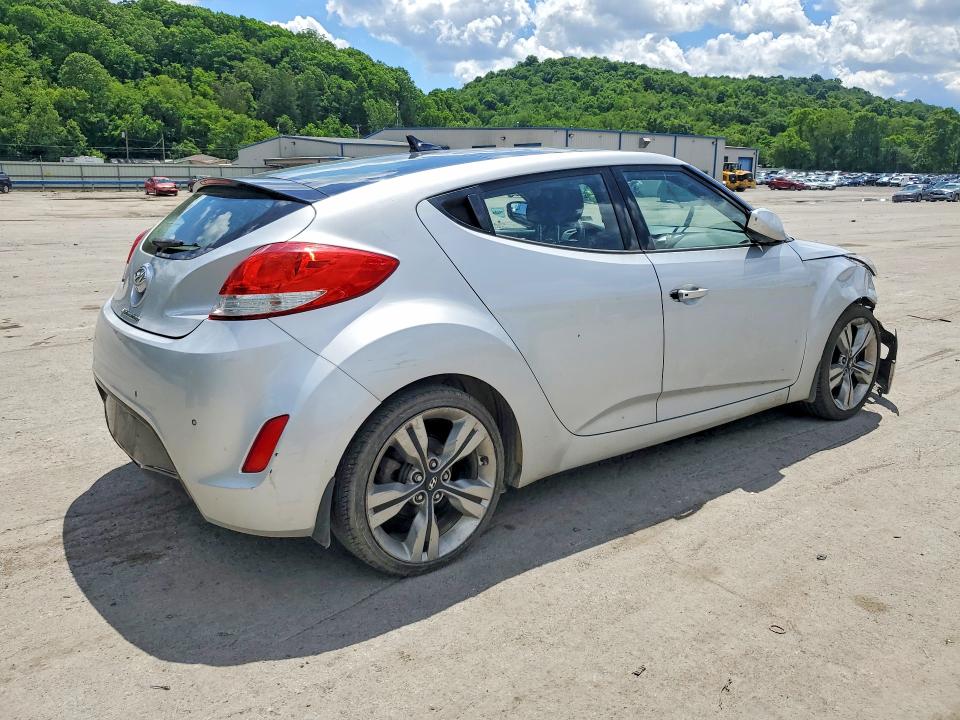 2015 Hyundai Veloster მანქანა იყიდება აუქციონზე, vin: KMHTC6AD5FU232129, აუქციონის ნომერი: 57532866