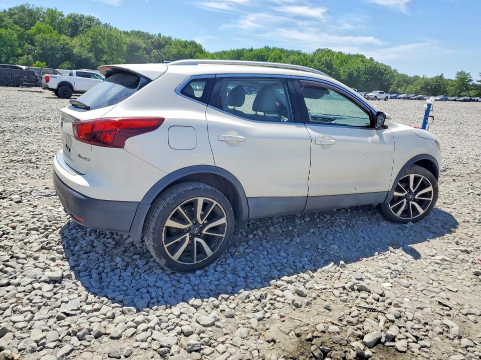 56475156 :رقم المزاد ، JN1BJ1CR3HW121297 vin ، 2017 Nissan Rogue Sport مزاد بيع