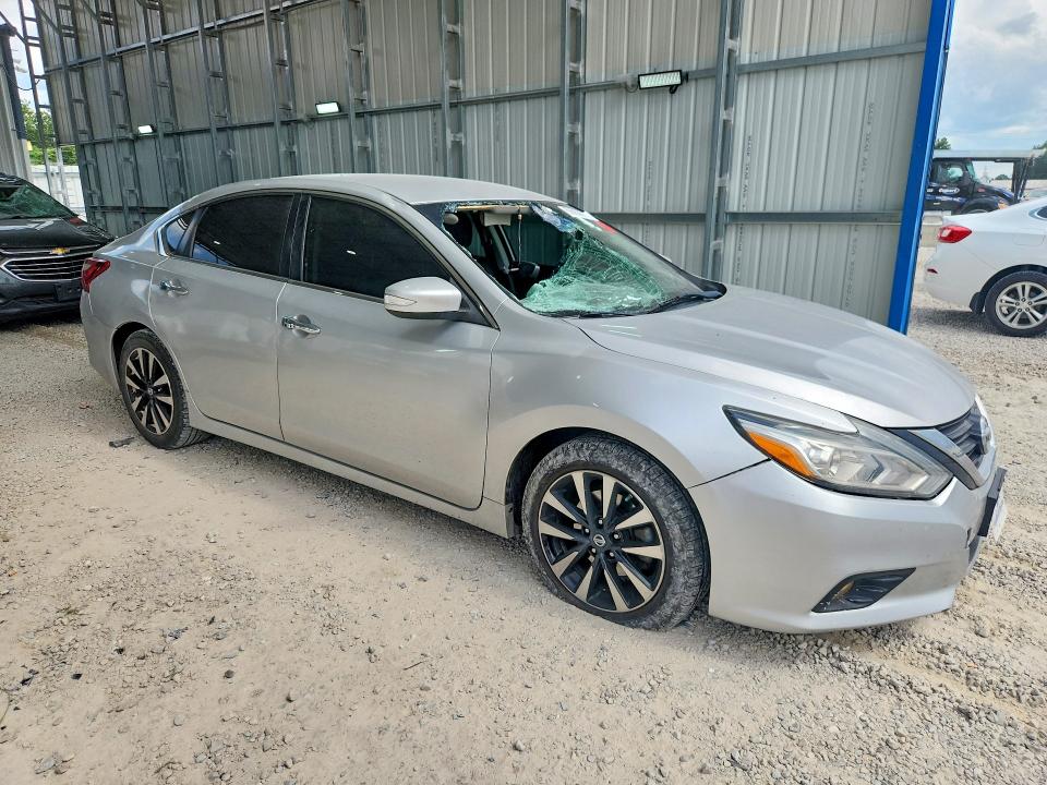 Продаж на аукціоні авто 2018 Nissan Altima, vin: 1N4AL3AP4JC249321, номер лоту: 56063816