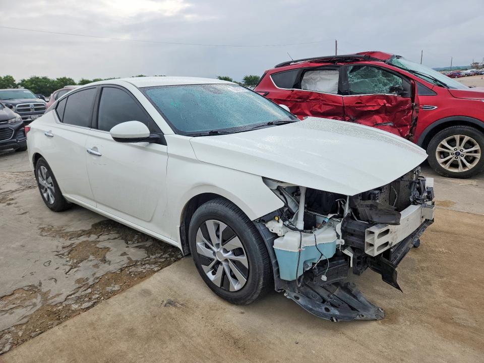 55651536 :رقم المزاد ، 1N4BL4BV6MN411966 vin ، 2021 Nissan Altima مزاد بيع