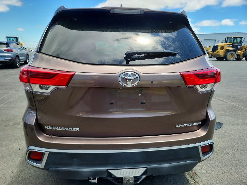 58703146 :رقم المزاد ، 5TDDZRFH5JS854635 vin ، 2018 Toyota Highlander مزاد بيع