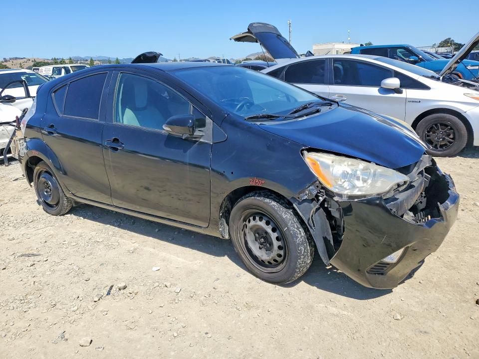 55771876 :رقم المزاد ، JTDKDTB33D1548323 vin ، 2013 Toyota Prius C مزاد بيع
