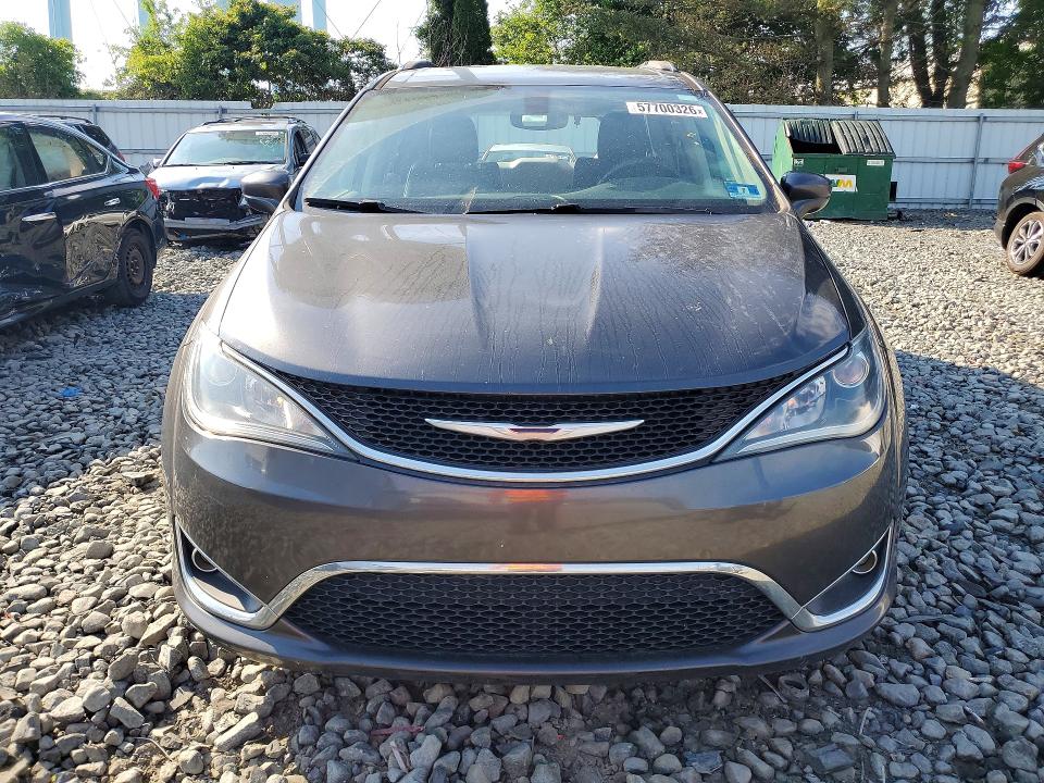 57700326 :رقم المزاد ، 2C4RC1BG8JR110316 vin ، 2018 Chrysler Pacifica مزاد بيع