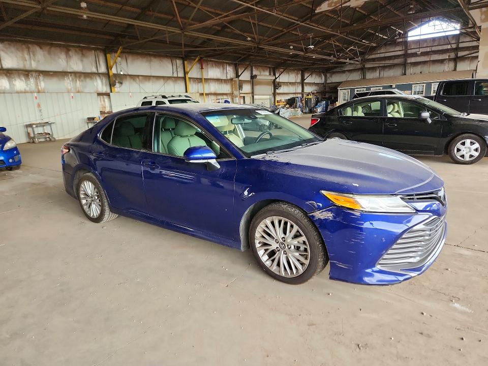 57392926 :رقم المزاد ، 4T1B21HK8JU507569 vin ، 2018 Toyota Camry Hybrid مزاد بيع