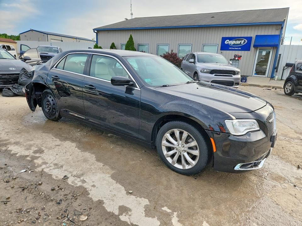58364346 :رقم المزاد ، 2C3CCARG1GH164412 vin ، 2016 Chrysler 300 مزاد بيع