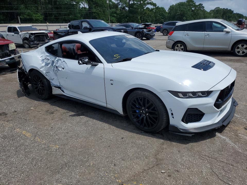 57500246 :رقم المزاد ، 1FA6P8CF8R5411396 vin ، 2024 Ford Mustang مزاد بيع