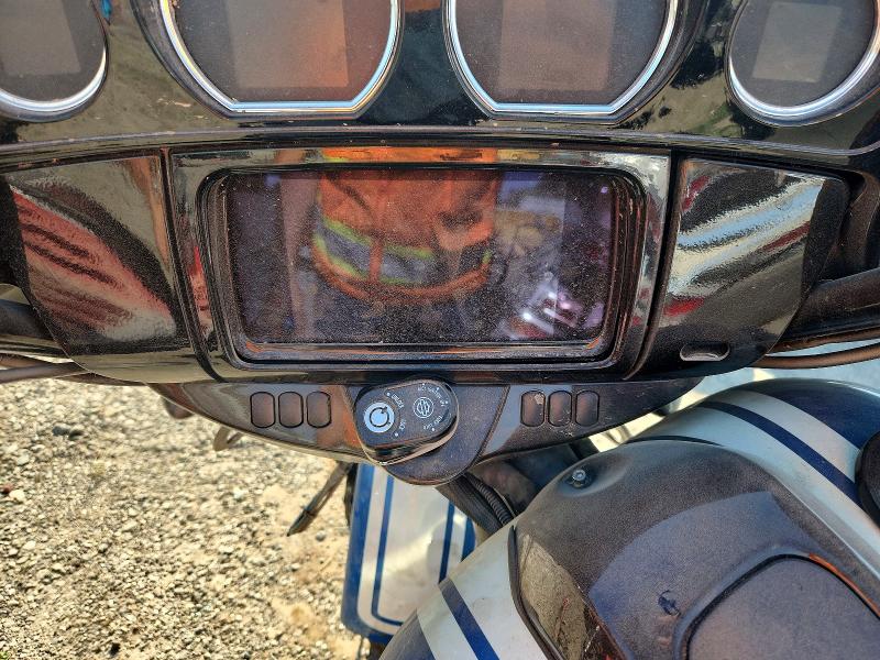 56135846 :رقم المزاد ، 1HD1ABL1XPB637718 vin ، 2023 Harley-davidson Flhxst مزاد بيع