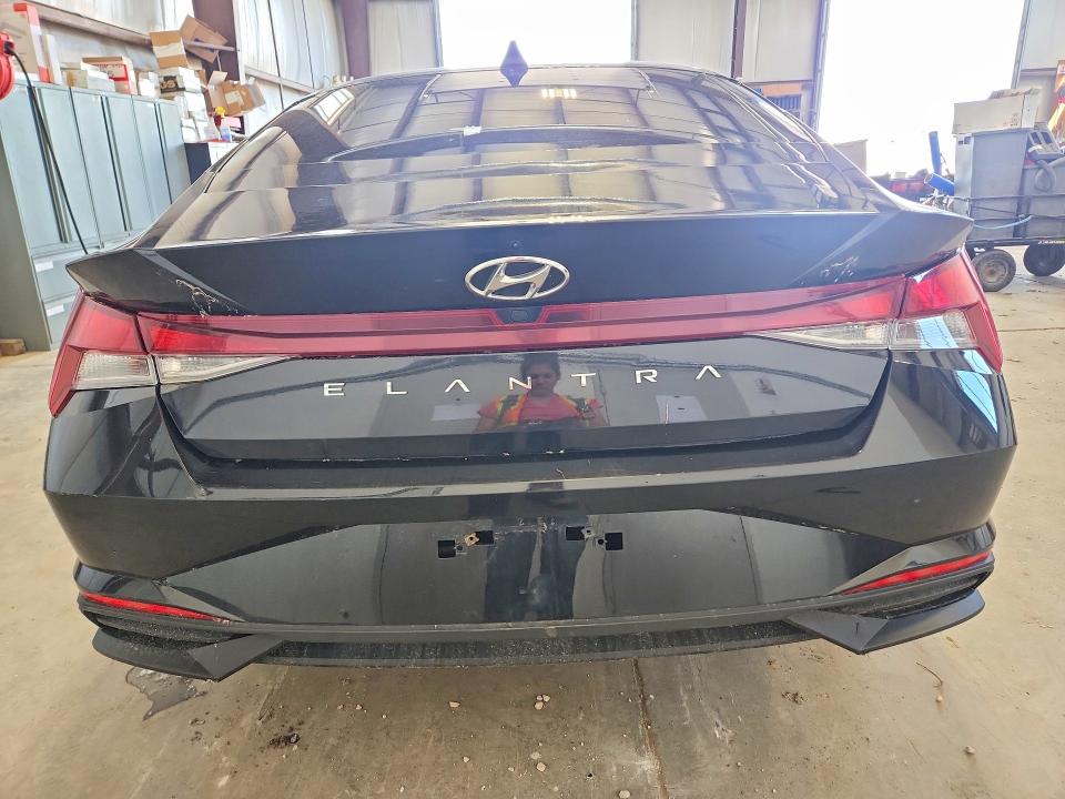 2022 Hyundai Elantra მანქანა იყიდება აუქციონზე, vin: KMHLM4AG0NU358294, აუქციონის ნომერი: 57583036