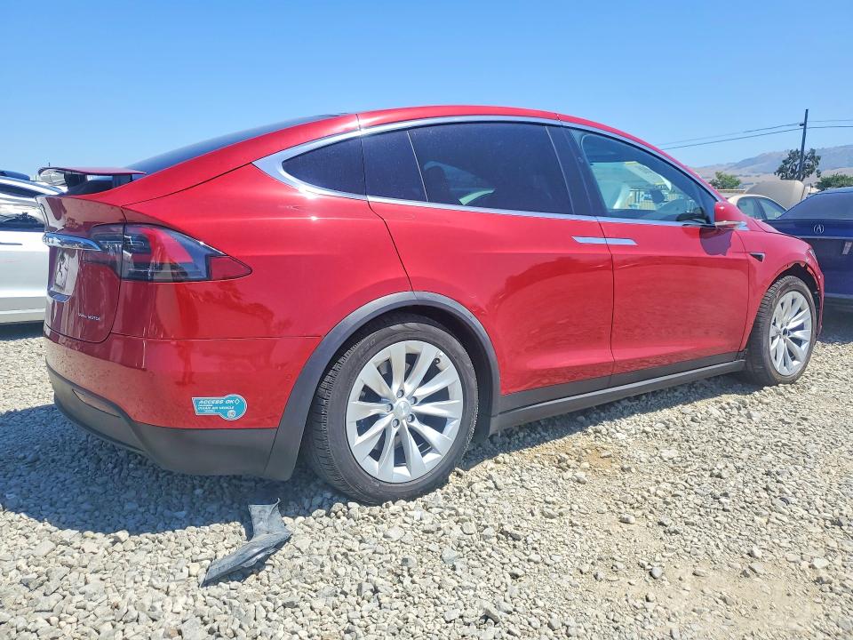 56098256 :رقم المزاد ، 5YJXCAE22KF162402 vin ، 2019 Tesla Model X مزاد بيع