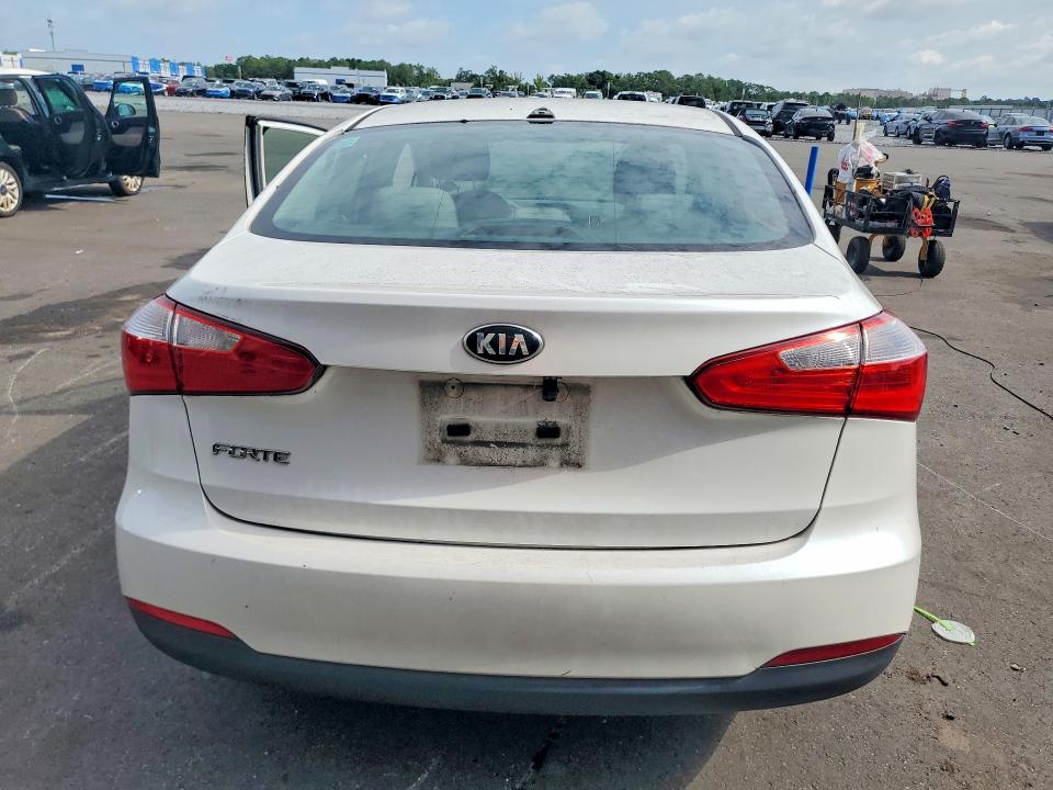 57455346 :رقم المزاد ، KNAFX4A64F5261558 vin ، 2015 Kia Forte مزاد بيع