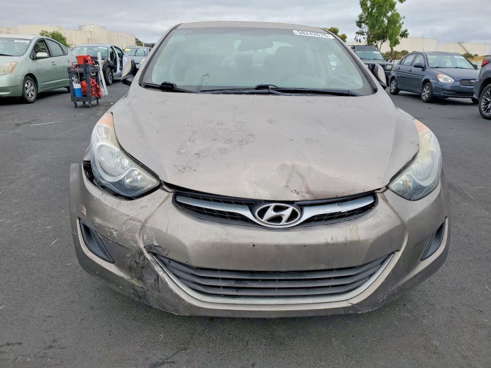 58242676 :رقم المزاد ، 5NPDH4AE0DH186045 vin ، 2013 Hyundai Elantra مزاد بيع