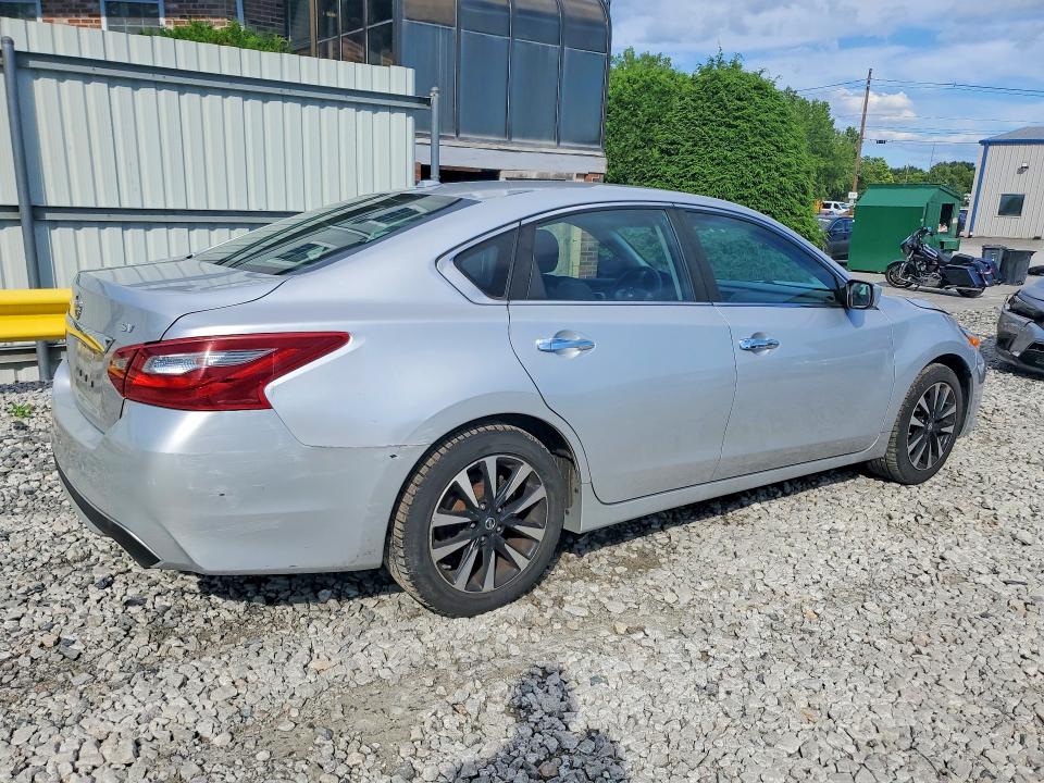 58605096 :رقم المزاد ، 1N4AL3AP1JC252502 vin ، 2018 Nissan Altima مزاد بيع