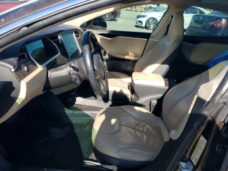 58951266 :رقم المزاد ، 5YJSA1CN1DFP27464 vin ، 2013 Tesla Model S مزاد بيع