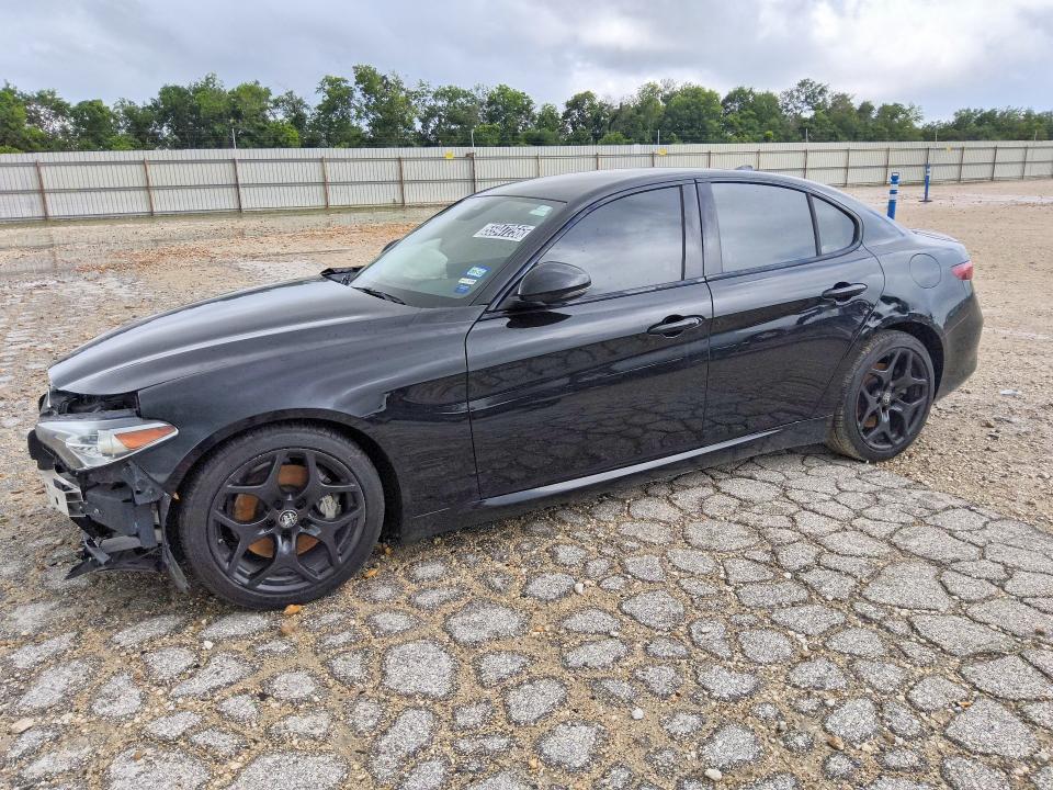 55947256 :رقم المزاد ، ZARFAMANXM7646366 vin ، 2021 Alfa Romeo Giulia مزاد بيع
