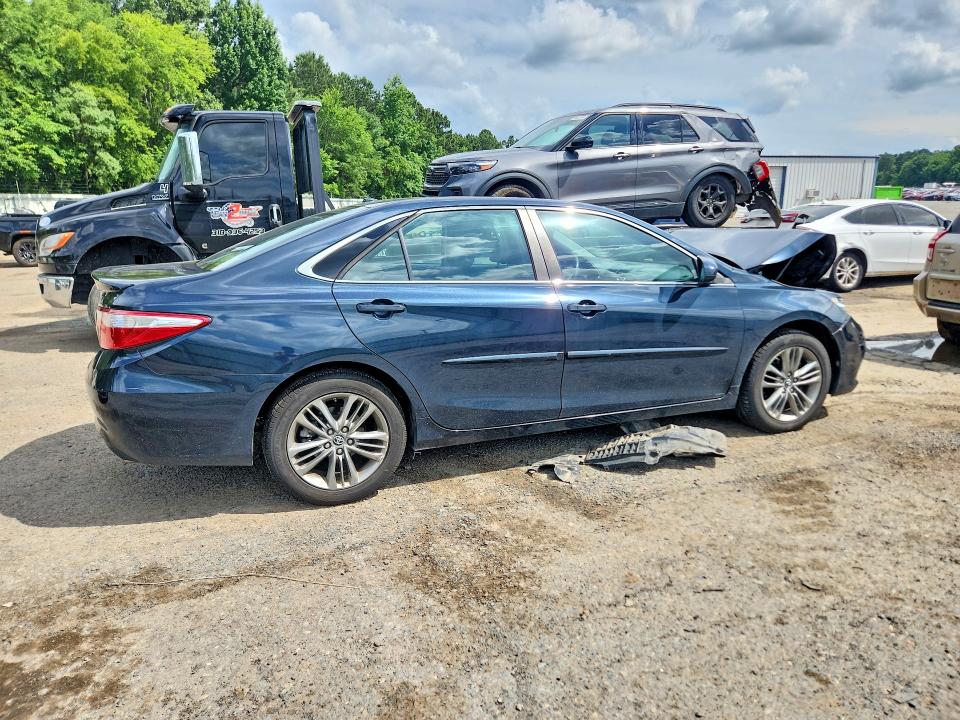 56433416 :رقم المزاد ، 4T1BF1FK0HU374310 vin ، 2017 Toyota Camry مزاد بيع