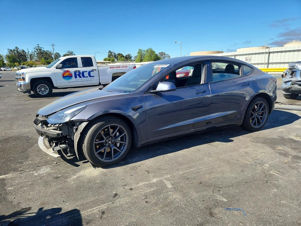 2022 Tesla Model 3 მანქანა იყიდება აუქციონზე, vin: 5YJ3E1EA2NF168107, აუქციონის ნომერი: 58301676