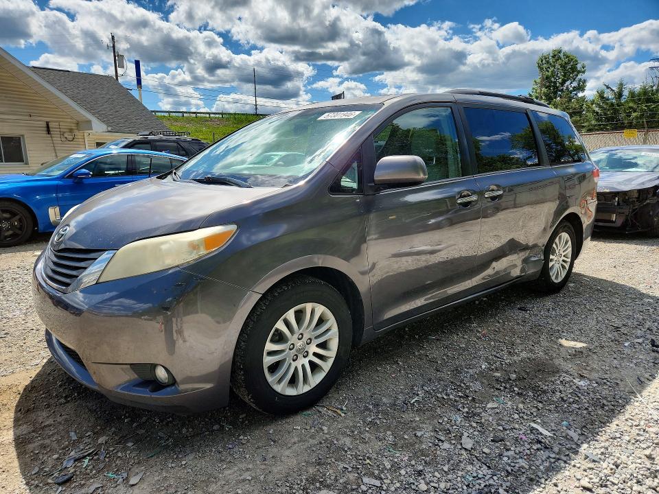 57301946 :رقم المزاد ، 5TDYK3DC5DS362220 vin ، 2013 Toyota Sienna مزاد بيع