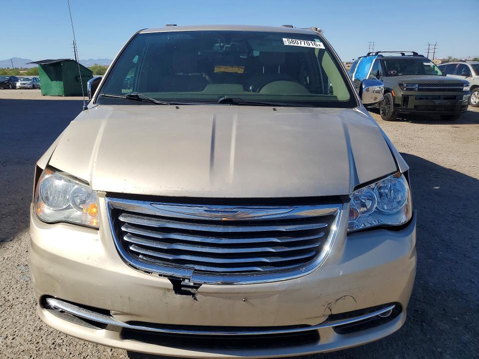 58077016 :رقم المزاد ، 2C4RC1CG4FR573320 vin ، 2015 Chrysler Town & Country مزاد بيع