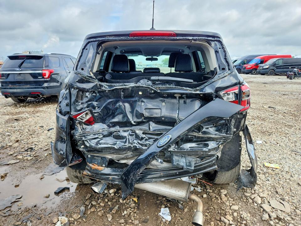 Продажа на аукционе авто 2017 Ford Escape, vin: 1FMCU0GD9HUE71882, номер лота: 56347146