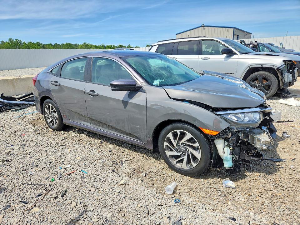 58490396 :رقم المزاد ، 2HGFC2F77HH556056 vin ، 2017 Honda Civic مزاد بيع