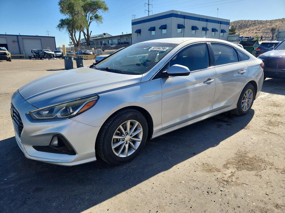 2018 Hyundai Sonata მანქანა იყიდება აუქციონზე, vin: 5NPE24AF1JH670588, აუქციონის ნომერი: 55184296