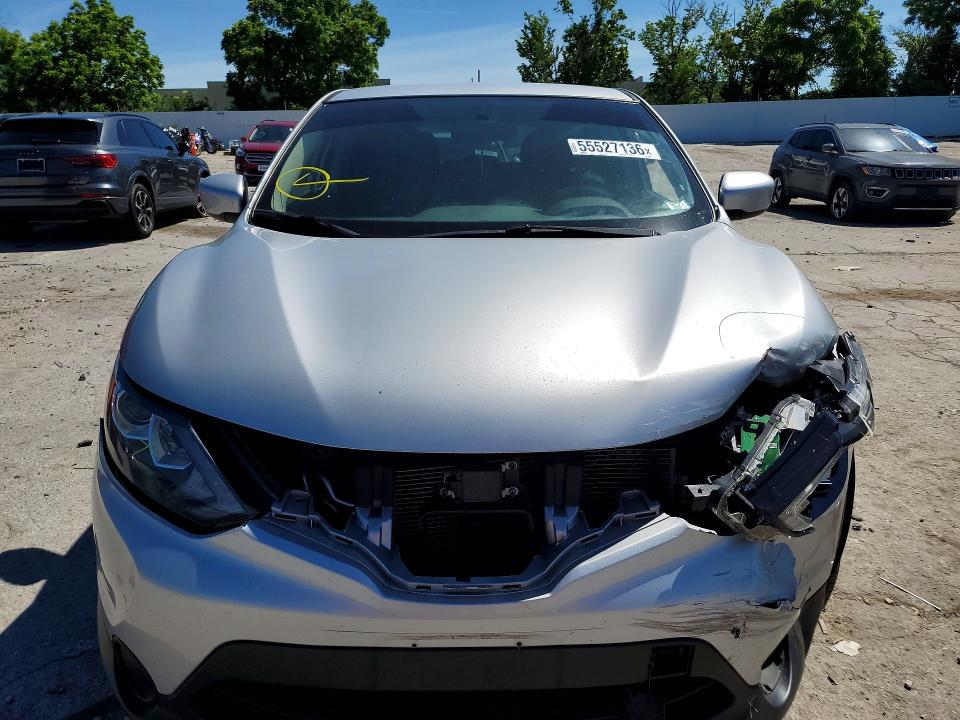 55527136 :رقم المزاد ، JN1BJ1CRXKW620315 vin ، 2019 Nissan Rogue Sport مزاد بيع