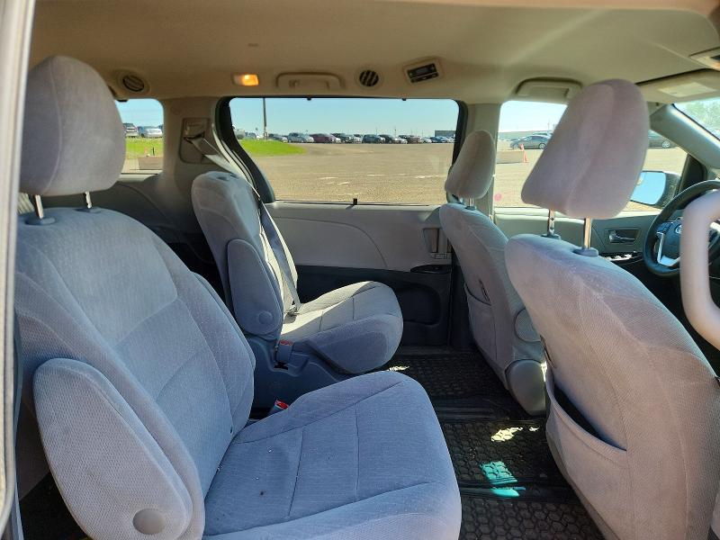 Продажа на аукционе авто 2017 Toyota Sienna, vin: 5TDJZ3DC4HS185274, номер лота: 58824956