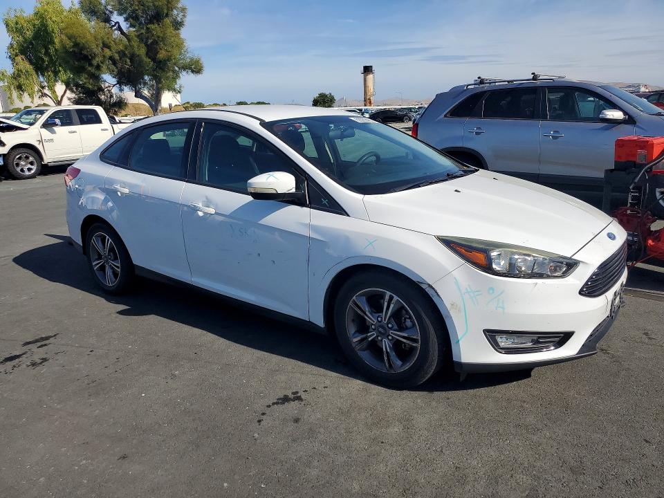 56283426 :رقم المزاد ، 1FADP3FE4HL277557 vin ، 2017 Ford Focus مزاد بيع