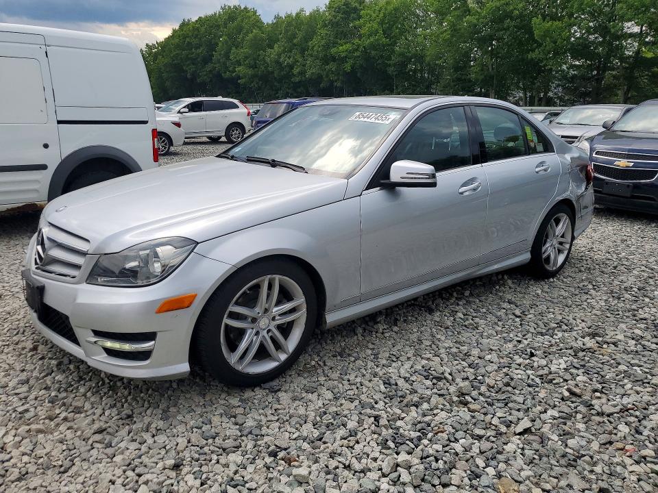 Продажа на аукционе авто 2012 Mercedes-benz C, vin: WDDGF8BB7CR239996, номер лота: 85447455