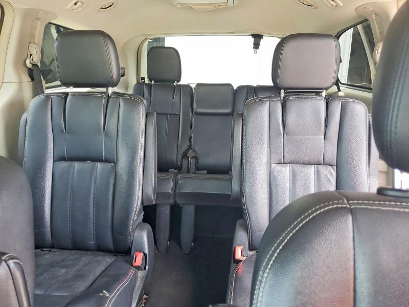 2015 Chrysler Town & Country მანქანა იყიდება აუქციონზე, vin: 2C4RC1BG7FR551801, აუქციონის ნომერი: 56795126