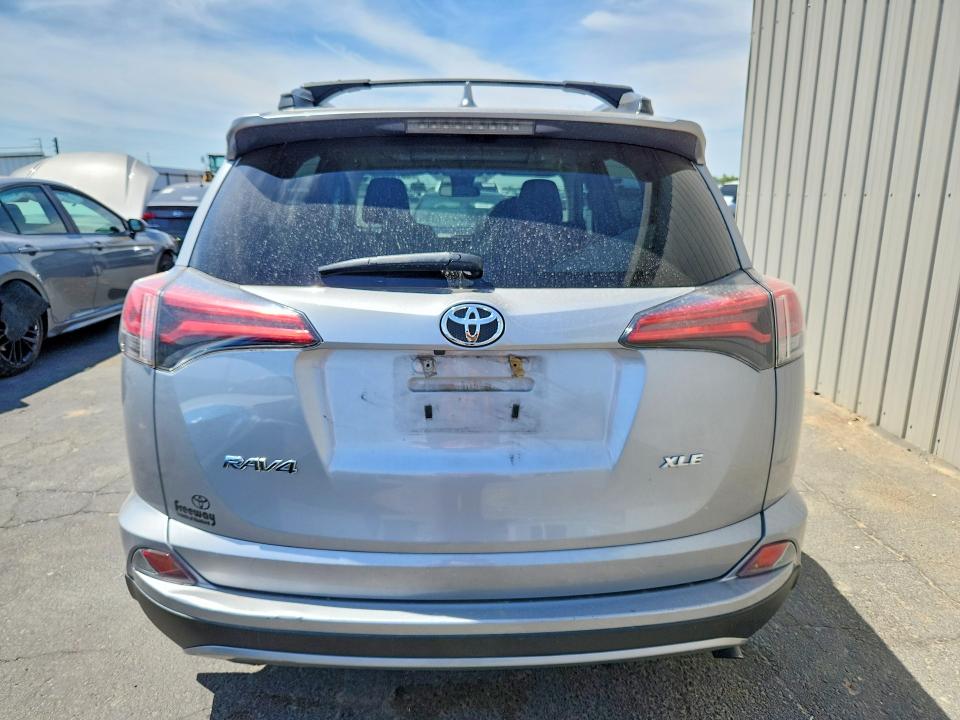 55701216 :رقم المزاد ، 2T3WFREV1JW463084 vin ، 2018 Toyota Rav4 مزاد بيع