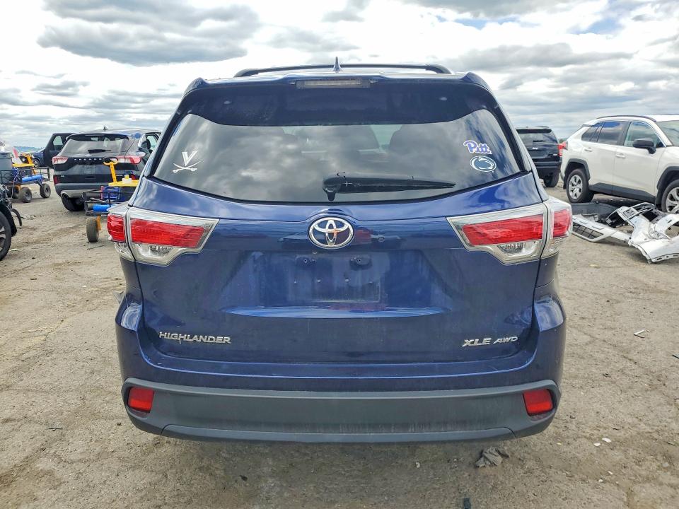 Продажа на аукционе авто 2015 Toyota Highlander, vin: 5TDJKRFH1FS091799, номер лота: 56369156