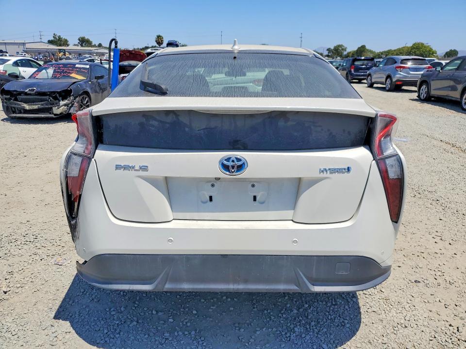 58950206 :رقم المزاد ، JTDKARFUXJ3551007 vin ، 2018 Toyota Prius مزاد بيع
