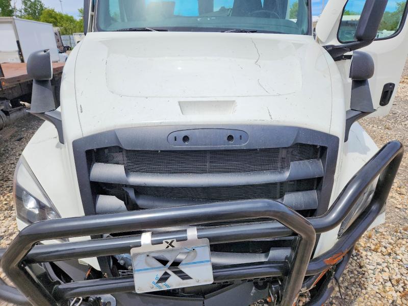 2025 Freightliner Cascadia 126 მანქანა იყიდება აუქციონზე, vin: 1FUJHLDV9SLVP2070, აუქციონის ნომერი: 54720076