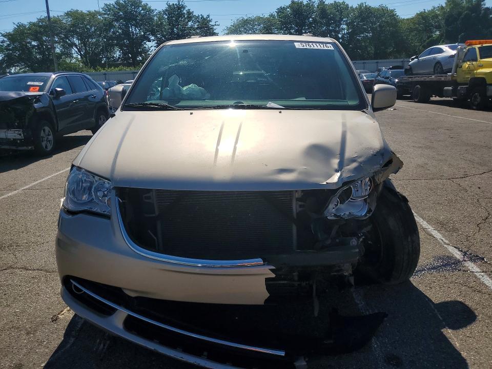 Продажа на аукционе авто 2015 Chrysler Town & Country, vin: 2C4RC1BG6FR554012, номер лота: 57611176