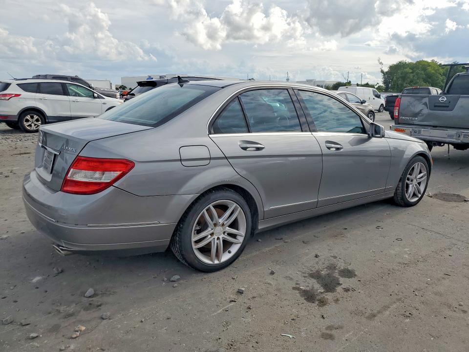 2010 Mercedes-benz C მანქანა იყიდება აუქციონზე, vin: WDDGF8BB6AR092342, აუქციონის ნომერი: 56855536