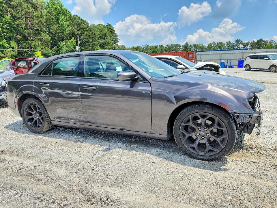 56144376 :رقم المزاد ، 2C3CCABGXKH516230 vin ، 2019 Chrysler 300 مزاد بيع