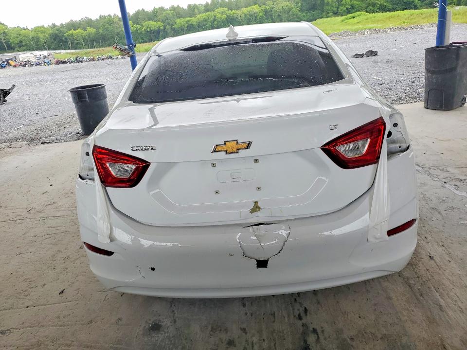 56401546 :رقم المزاد ، 1G1BE5SM0J7240125 vin ، 2018 Chevrolet Cruze مزاد بيع
