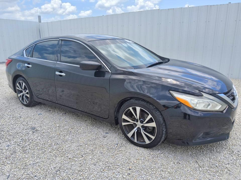 Продажа на аукционе авто 2017 Nissan Altima, vin: 1N4AL3AP8HN331888, номер лота: 58372036
