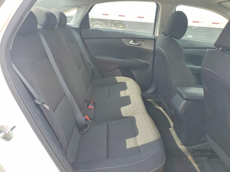 58588306 :رقم المزاد ، 3KPF24AD8ME289431 vin ، 2021 Kia Forte مزاد بيع