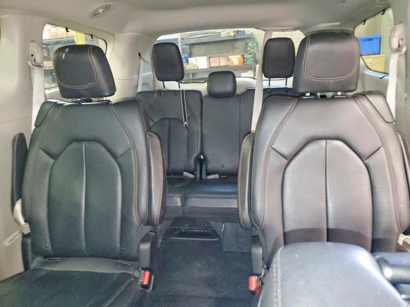 55592426 :رقم المزاد ، 2C4RC1EG4JR293712 vin ، 2018 Chrysler Pacifica مزاد بيع