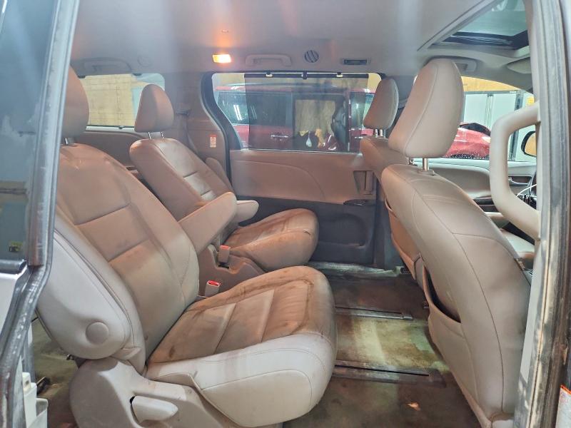 56483946 :رقم المزاد ، 5TDDZ3DC8HS166112 vin ، 2017 Toyota Sienna مزاد بيع