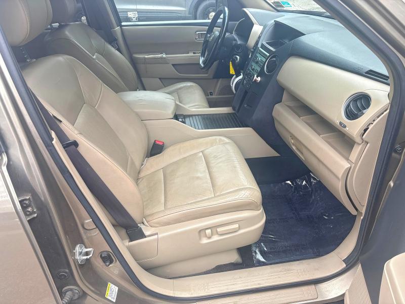 58615986 :رقم المزاد ، 5FNYF4H57BB010649 vin ، 2011 Honda Pilot مزاد بيع