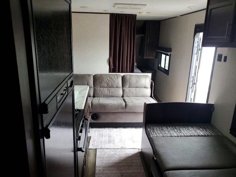 57602596 :رقم المزاد ، 1UJBJ0BN5L17V0328 vin ، 2020 Jayco Jay Jay Flight مزاد بيع