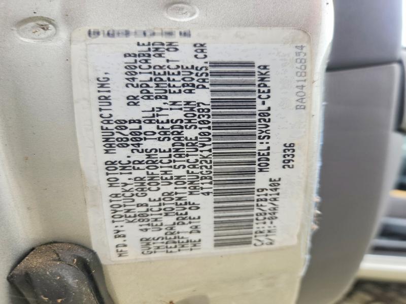55618196 :رقم المزاد ، 4T1BG22K1YU010387 vin ، 2000 Toyota Camry مزاد بيع